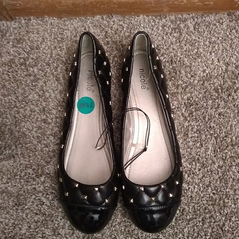 *Final Sell Price* Flat Shoes